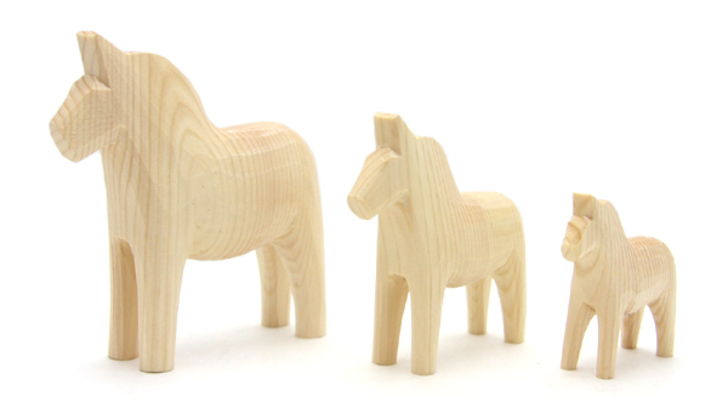 木彫りの馬がおしゃれでかわいい北欧雑貨ダーラナホース11選 