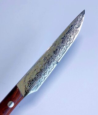 ステーキナイフおすすめ9選 ダマスカス模様のよく切れるナイフも紹介