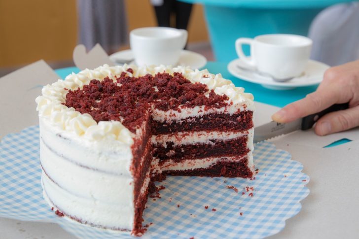 ケーキのカットにおすすめのケーキナイフ9選 結婚式におすすめのリボン付きやケーキサーバーセットも紹介