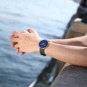 メンズにもレディースにもおすすめのシンプルでおしゃれな腕時計12選 高級感のあるデザインや四角 黒など