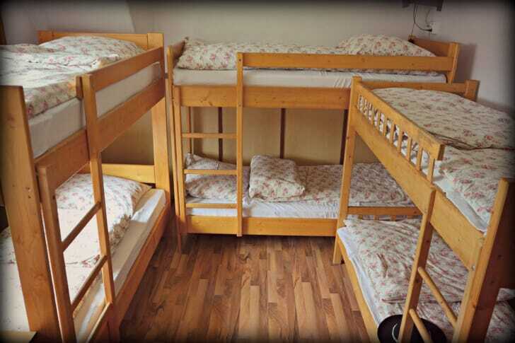 二段ベッドが3台ある写真