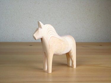 木彫りの馬がおしゃれかわいい北欧雑貨ダーラナホース2