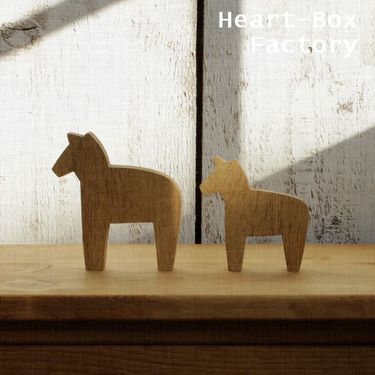 木彫りの馬がおしゃれかわいい北欧雑貨ダーラナホース3