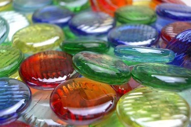 おすすめのおはじき9選 おはじきを使ったゲームのルールや算数セットも紹介