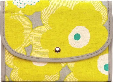 母子手帳おすすめ12選 人気のマグネット式やジャバラ仕様の商品も紹介