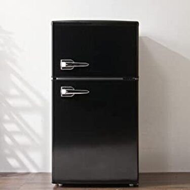 一人暮らしサイズの黒い冷蔵庫おすすめ8選 おしゃれなレトロデザインも