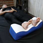 むくみの改善に効果的なおすすめの足枕12選 人気のニトリの足枕にも使えるクッションも紹介