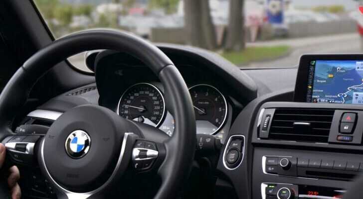 左ハンドルBMWの運転席の写真