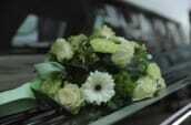 葬式の花の写真