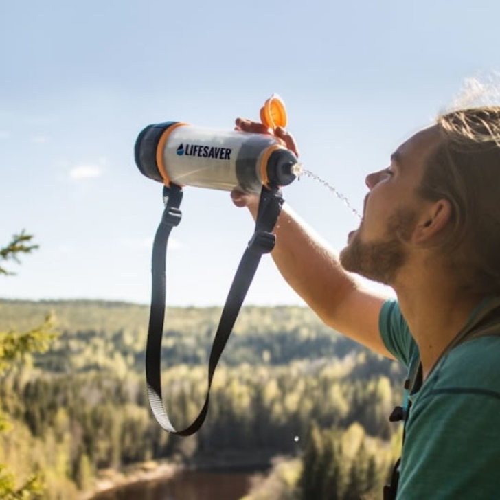 アウトドアや災害時におすすめの携帯浄水器10選 Amazonランキング上位の海水や泥水も安心して飲める濾過器を比較