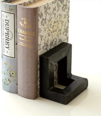 卓上をおしゃれに飾るブックエンドおすすめ12選 シンプルな無垢材木製