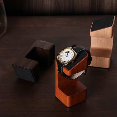 腕時計をおしゃれに保管できる腕時計スタンド8選 選び方やおすすめの木製スタンドなどを紹介