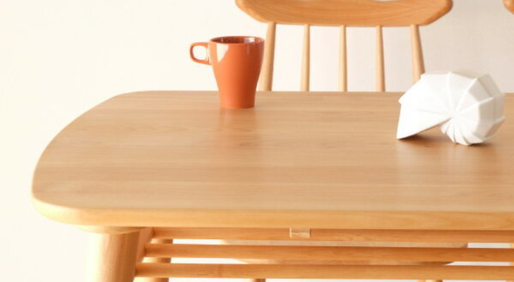 無垢材の4人掛けダイニングテーブル8選 長く使える高品質なおすすめ食卓