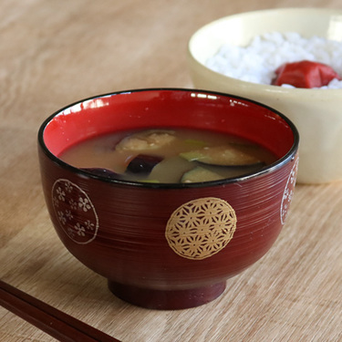 味噌汁を飲むのにおすすめの汁椀13選 おしゃれな木製や山中塗 食洗機対応のものまで幅広く紹介 味噌汁を飲むのにおすすめの汁椀13選 おしゃれな木製や山中塗 食洗機対応のものまで幅広く紹介