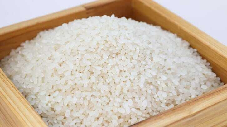 枡に入った米の写真