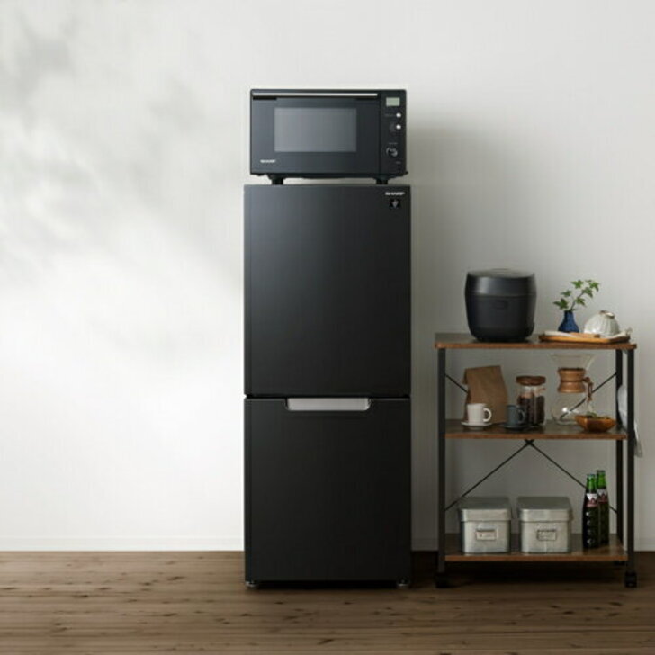 一人暮らしサイズの黒い冷蔵庫おすすめ9選 おしゃれなレトロデザインも