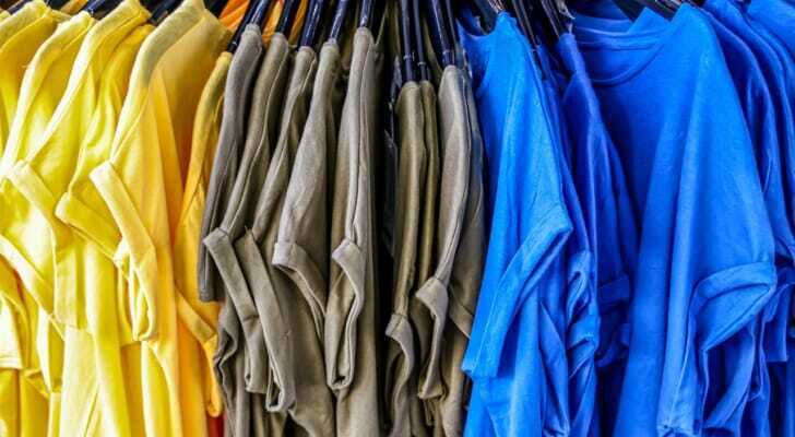 Tシャツの飾り方 オタクグッズをおしゃれに飾ろう 額縁やハンガーの実例も Tシャツの飾り方 オタクグッズをおしゃれに飾ろう 額縁やハンガーの実例も