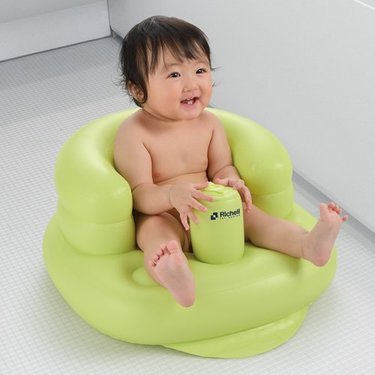 赤ちゃんのお風呂に便利なベビーバスチェア7選 いつから使う 必要な理由や選び方も