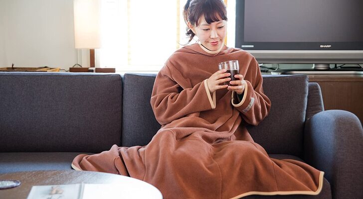 寒い冬もおしゃれにリラックス ふわふわの着る毛布おすすめ7選 かわいいmofuaやメンズサイズも