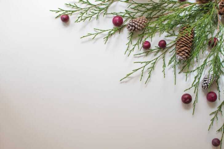 壁掛けのおしゃれなクリスマスツリーの写真