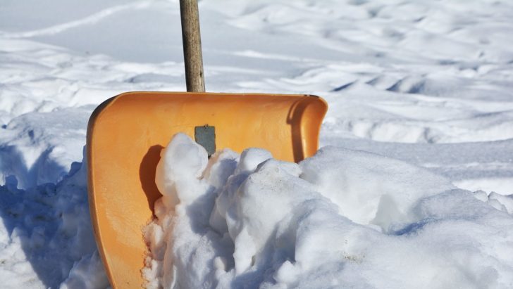おすすめの雪かきスコップ11選 アイリスオーヤマのスコップやおりたたみ収納できるおしゃれなスコップも紹介 おすすめの雪かきスコップ11選 アイリスオーヤマのスコップやおりたたみ収納できるおしゃれなスコップも紹介