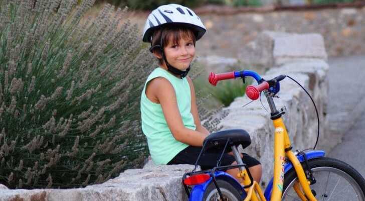 自転車に乗る時におすすめの子供用ヘルメット11選 サイズの選び方や人気ブランドogkのおしゃれヘルメットも紹介